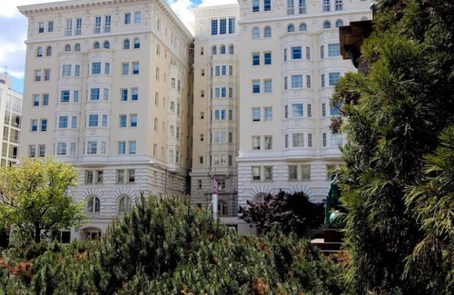 Kalorama Heights Hotel | Grand One Bedroom Suite King, Complimentary Coffee, Capital Views