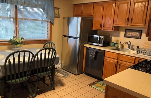 Saugerties Apartment | Grand Opening Special - Quiet 2-Bedrm in the Village