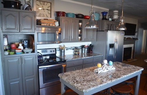 Grove House | GRAND PANORAMIC RETREAT, 6 BR, 3 BA, 300' Lakefront, Hot Tub, Dock & Launch! NEW