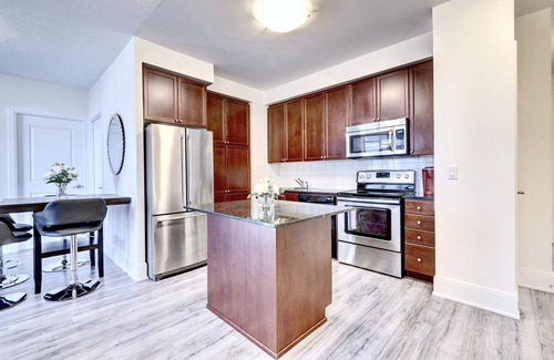 Downtown Mississauga Apartment | Grand Royal Condos -Mississauga SQ One
