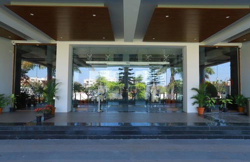 Latur Hotel | Grand Sarovar Portico