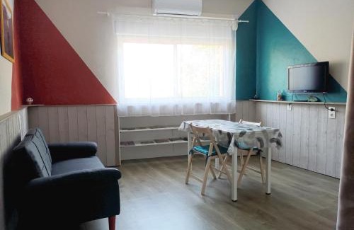 Saint-Ambroix Apartment | Grand studio climatisé proche du centre mais au calme