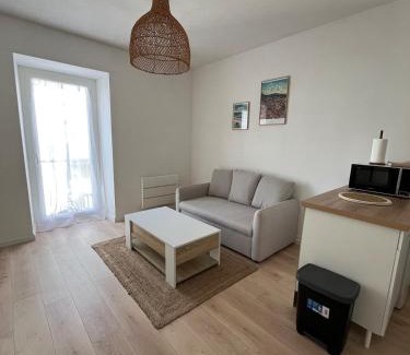 Agen Apartment | Grand studio cosy - A deux pas de la gare