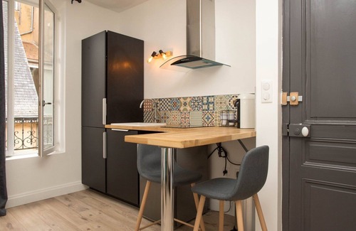 Poitiers Apartment | Grand studio industriel dans le centre historique