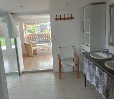 Ploermel House | Grand studio tout équipé