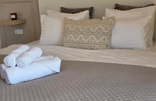 Kissvabhegy Apartment | Grand Terrace Apartment with AC & heating