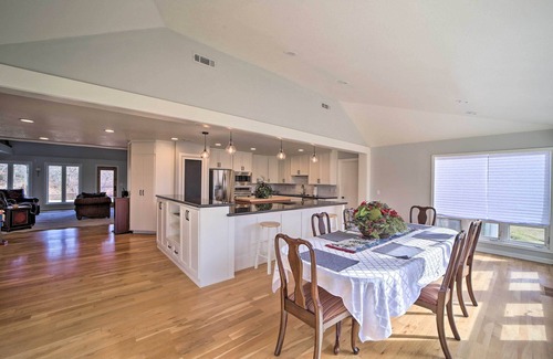 Tulsa House | Grand Tulsa Getaway with Private Pond, Dock & Deck