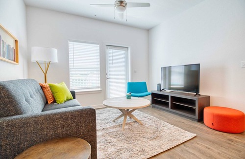 Gainesville Apartment | Grand Two Bedroom Two Bathroom Apartment with Balcony by The Scholar