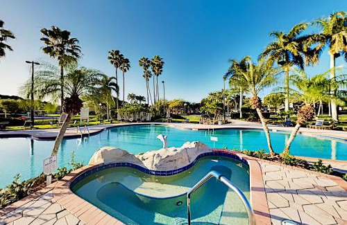 Cypress Lake Apartment | Grand View #103