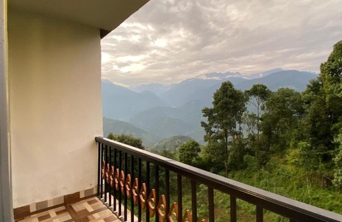 Pelling House | Grand View Retreat
