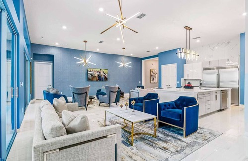Loughman House | Grand Villa w/Pirate Themed BR, Sports Simulator, Arcade & Theater - Near Parks