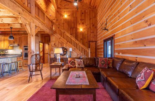 West Jefferson House | Grand Vista Lodge