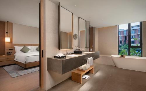 Yu Hua Tai Hotel | Grand WUJI Hotel, in The Unbound Collection by Hyatt