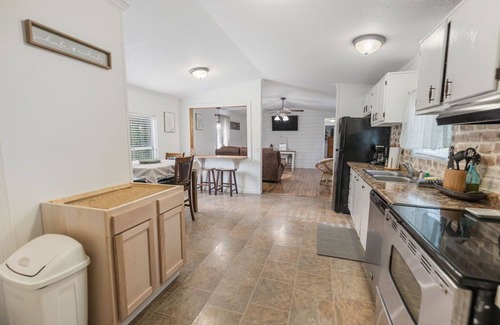 Saint Elmo House | Grandbay Oasis