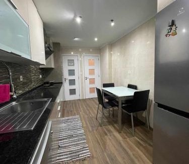 Corroios Apartment | Grande apartamento a 14 km de Lisboa