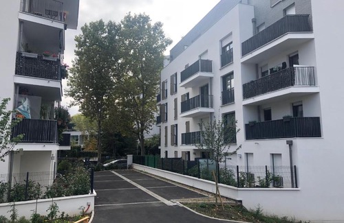 Universite House | Grande Chambre(14m2) dans appartemnt neuf Nanterre,proche Paris .
