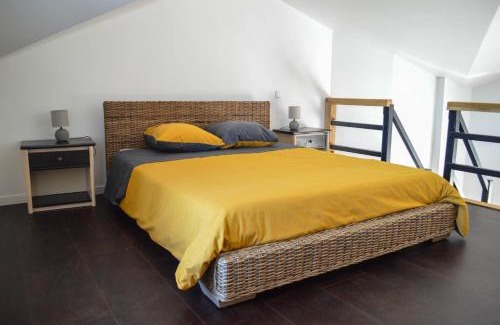 La Rochette Bed & Breakfast | Grande Chambre d'hôte Les Chats-Pîtres