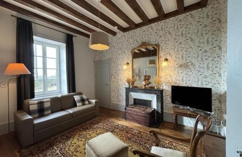 Deux-Chaises House | Grande demeure, jardin clos, clim, proche Moulins - gîte avec draps et ménage inclus - FR-1-489-126