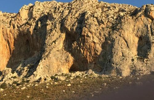 Massouri House | grande grotta studios armeos masouri