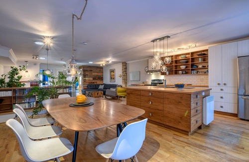 Villeray House | Grande Maison 2 Étages, 5 Chambres Avec Cour, Près du Métro et Marché Jean Talon