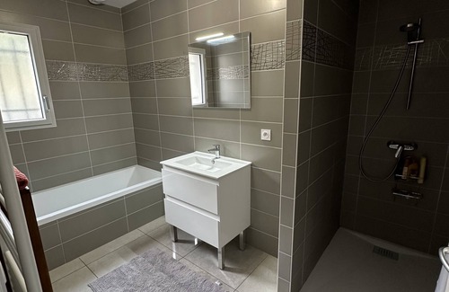 Pierrefitte-Nestalas House | Grande Maison de Village Idéale Pour se Retrouver en Famille ou Entre Amis