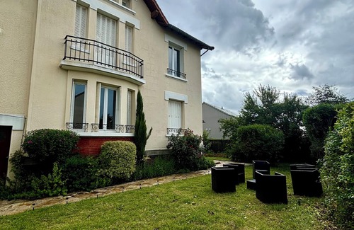 La Gare House | Grande Maison Avec Jardin en Centre Ville
