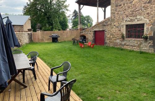 Javaugues House | Grande maison rénovée avec jardin, proche de la basilique de Brioude, idéale pour randonnées et sports nautiques - FR-1-582-55