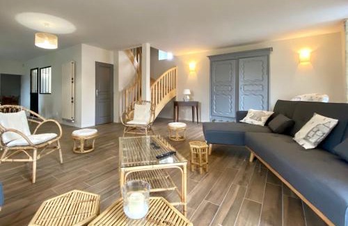 Javaugues House | Grande maison rénovée avec jardin, proche de la basilique de Brioude, idéale pour randonnées et sports nautiques - FR-1-582-55