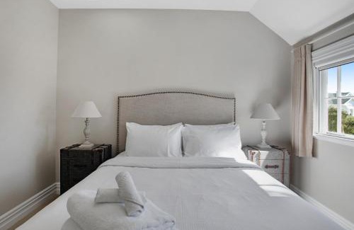Epsom House | Grande Vista 5Br Manor with Pool & Mt Eden Views