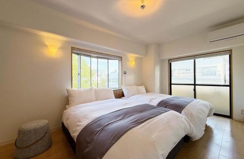 Hiroshima City Centre Apartment | Grandeur - Bright Riverside Studio Walk to Peace Park