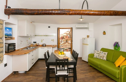 Motta Camastra House | Grandfather Mariano's House - Tourist Accommodation - CIN IT083058C2P3N2T97U