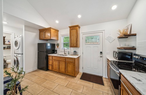 Grove Cottage | GrandLake*Kayak*Forest View*Firepit*King*Lakefront