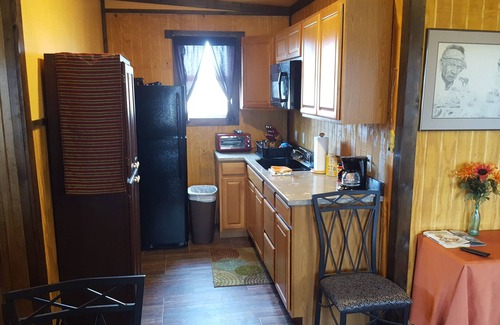 Stockton Cabin | Grandma's Cabin at Stockton Lake, Stockton Missouri.