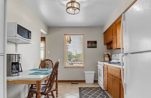 Downers Grove House | Grandma's House - Furnished - 1 Block to Metra Line - Pets Welcome - Fenced Yard