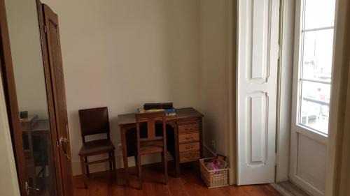 Santa Isabel Apartment | Grandmommy's House - Traditional and comfy Lisboan apartment