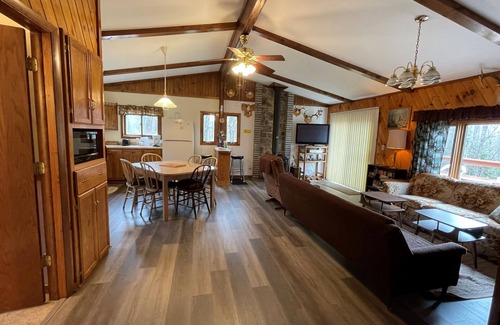 Montreal Cabin | Grandpa Jim's Cabin