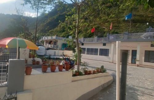 Kharsali Apartment | Grandparents homestay