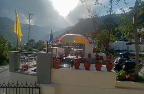 Kharsali Apartment | Grandparents homestay