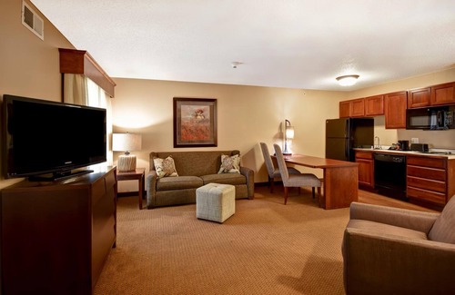 Historic Downtown La Crosse Hotel | GrandStay Hotel & Suites