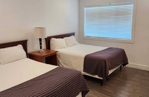 Surrey Hotel | Grandview Inn