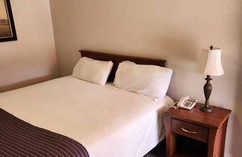 Surrey Hotel | Grandview Inn
