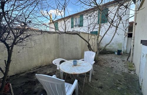 Moret-sur-Loing House | GRANGE TATON-Maison avec jardin-Au calme-Tout à pied-High wifi