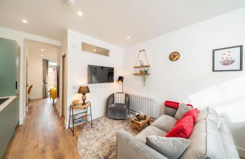 Murthly Apartment | Grange8 Luxury Snug & Courtyard in Blairgowrie