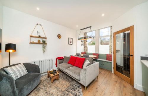 Murthly Apartment | Grange8 Luxury Snug & Courtyard in Blairgowrie