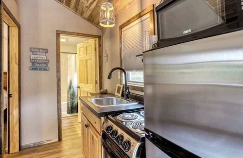 Keystone Cabin | Granite Peak Getaway in the woods. Close to Mt. Rushmore.