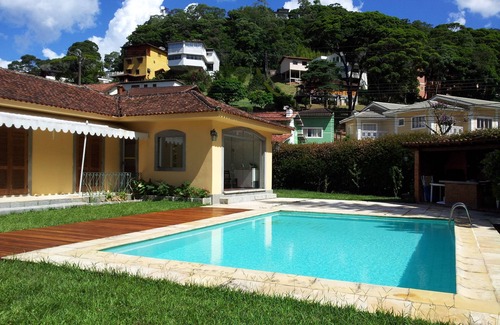 Teresopolis House | Granja Comary land FLAT WITHOUT stairs Gourmet area with barbecue 17 people