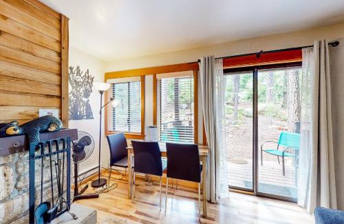 Tahoe Woods Apartment | Granlibakken Getaway