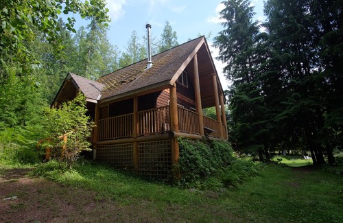 Crawford Bay Cabin | Granny's Shabby Chic Shack to enjoy mother natural inside/outside