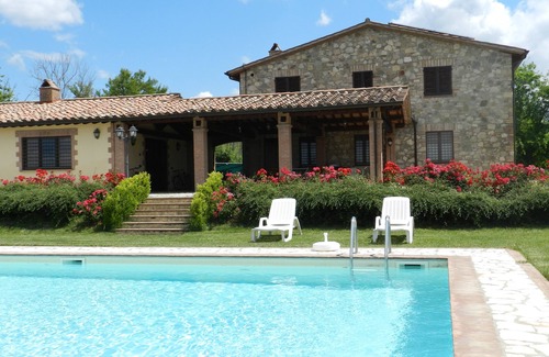 Loreto Apartment | GRAPES The Campaign Assignano