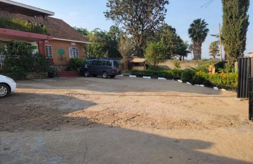 Masaka Bed & Breakfast | Grassroots Cafe & Deli